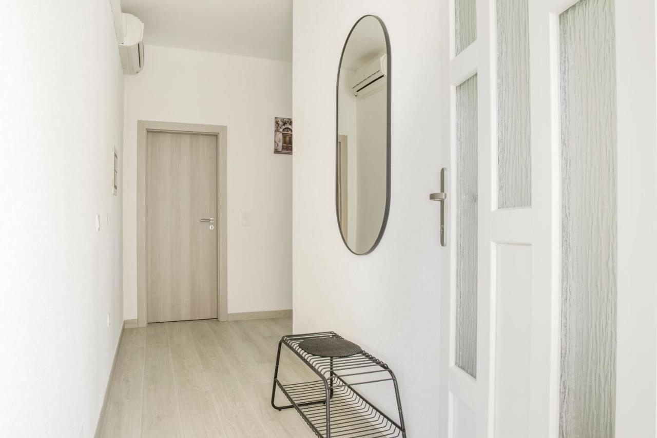 Apartmani Vudrag トロギール エクステリア 写真